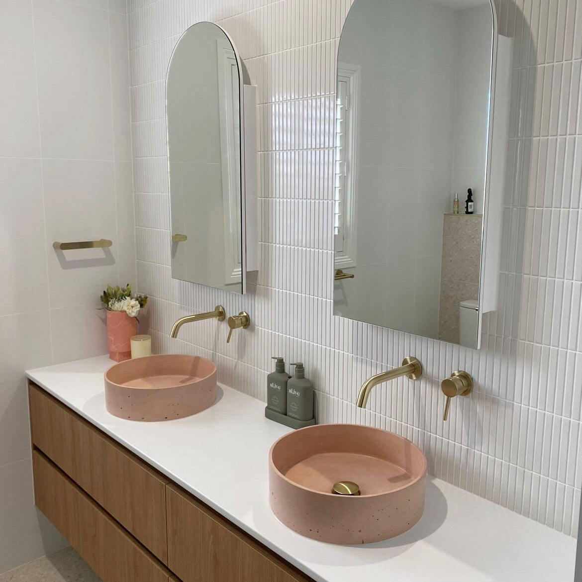 Cassidy Round Basin-Mayde Concrete