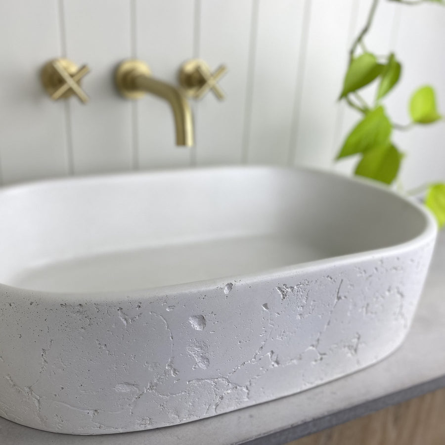 Aarde Pill Basin in White, Private home